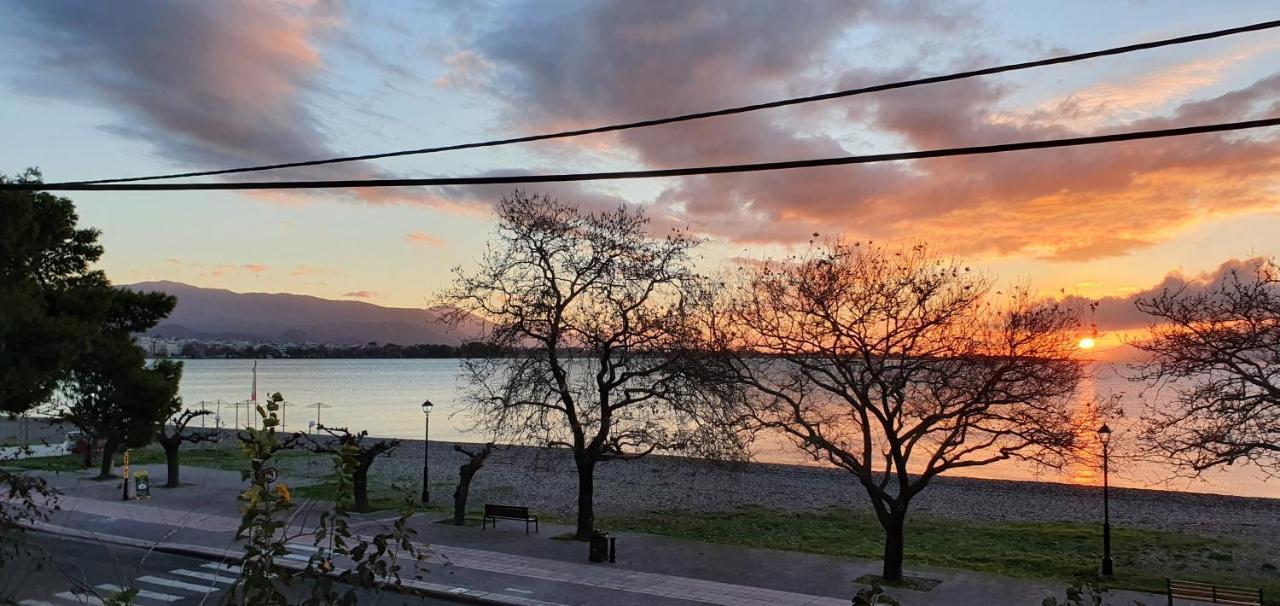 Nafpaktos Beach House Sea View Apartment First Floor Exterior photo