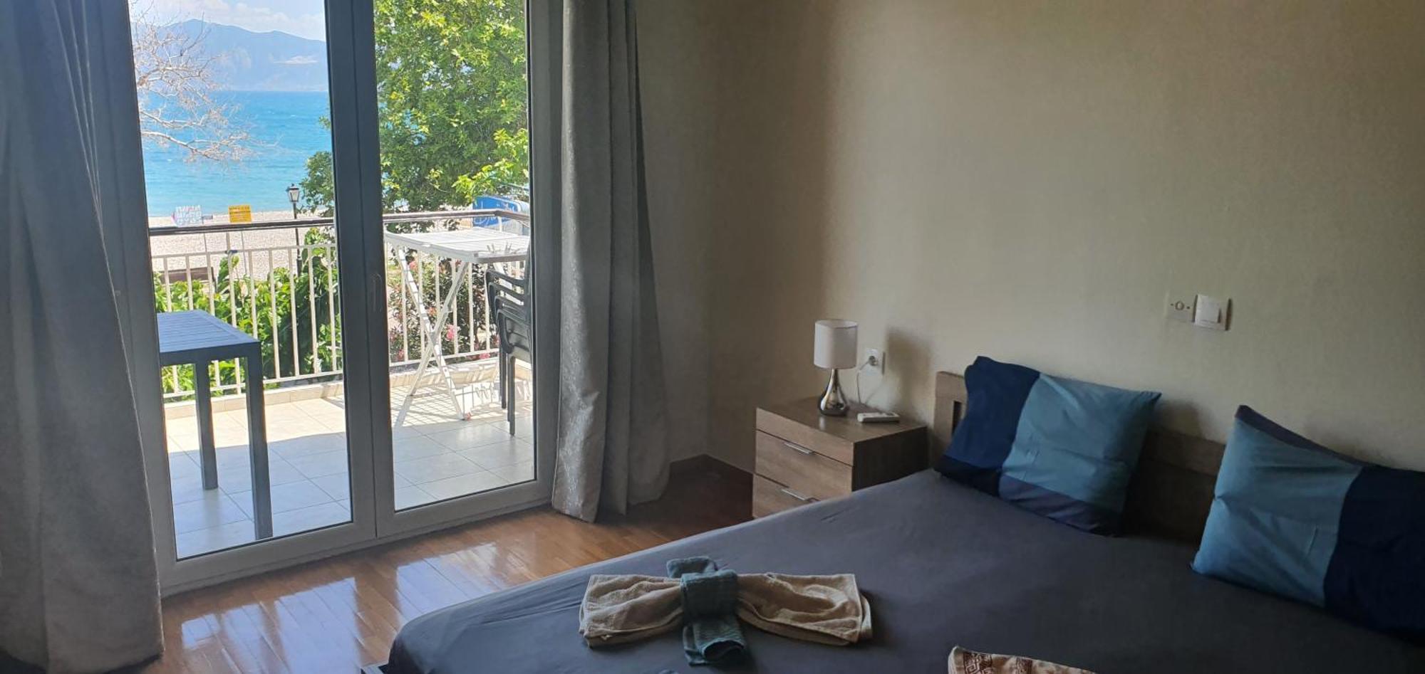 Nafpaktos Beach House Sea View Apartment First Floor Exterior photo