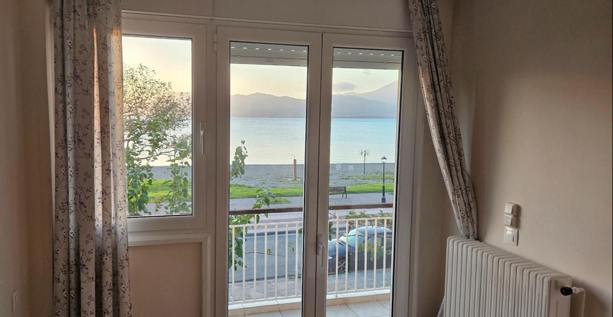 Nafpaktos Beach House Sea View Apartment First Floor Exterior photo