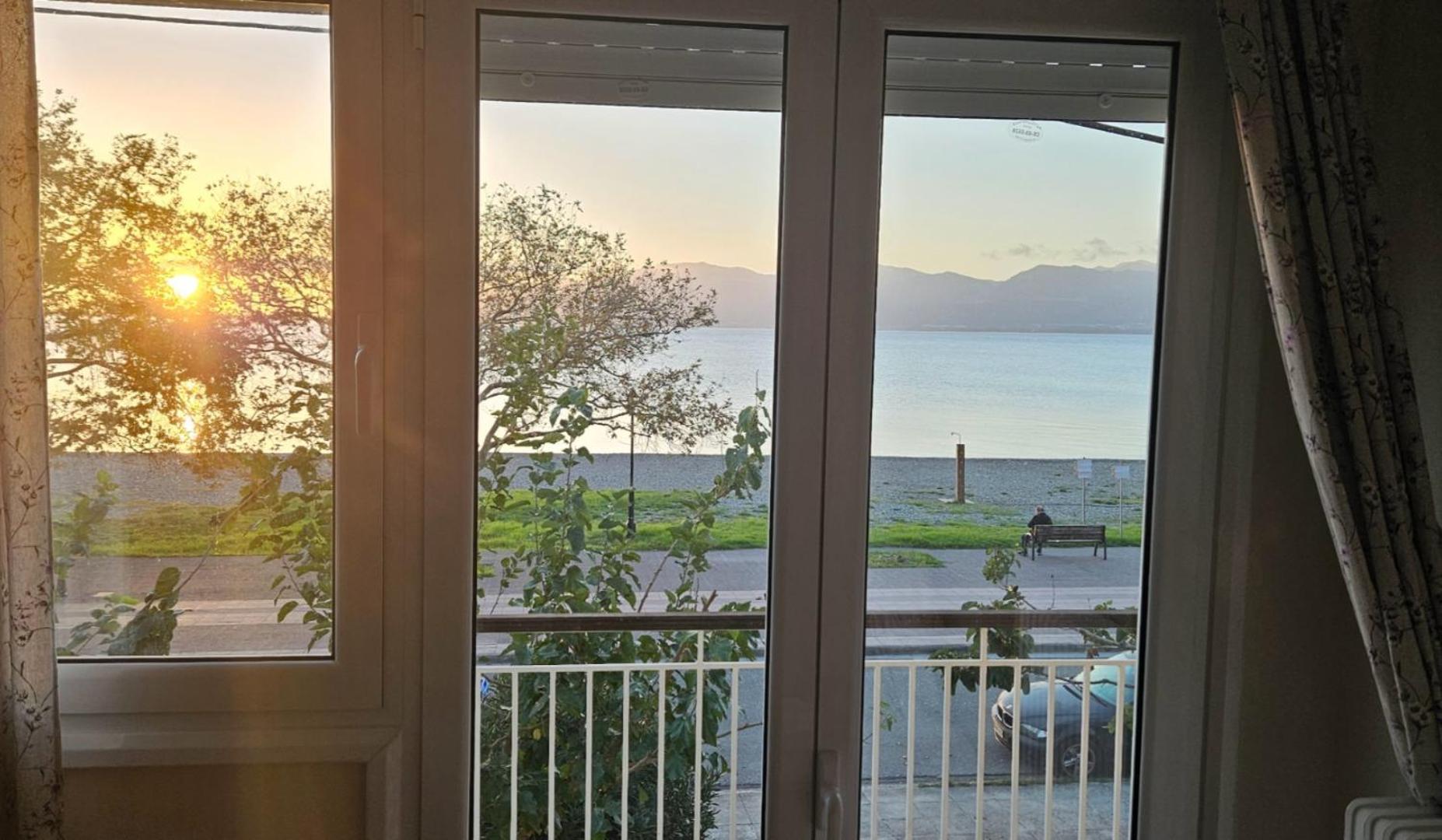 Nafpaktos Beach House Sea View Apartment First Floor Exterior photo