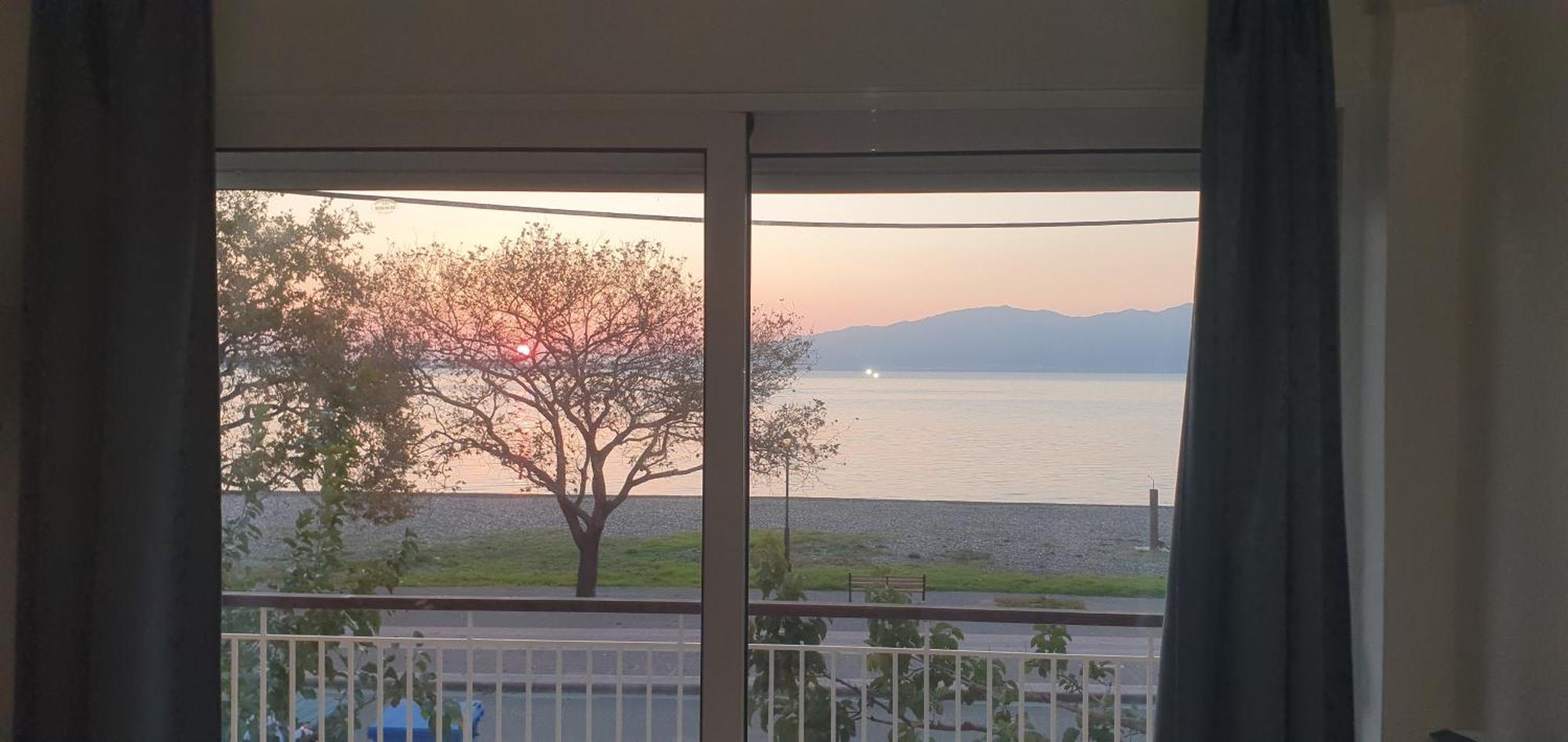 Nafpaktos Beach House Sea View Apartment First Floor Exterior photo
