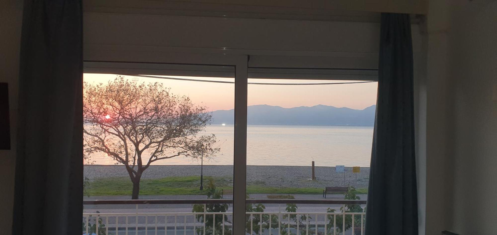 Nafpaktos Beach House Sea View Apartment First Floor Exterior photo