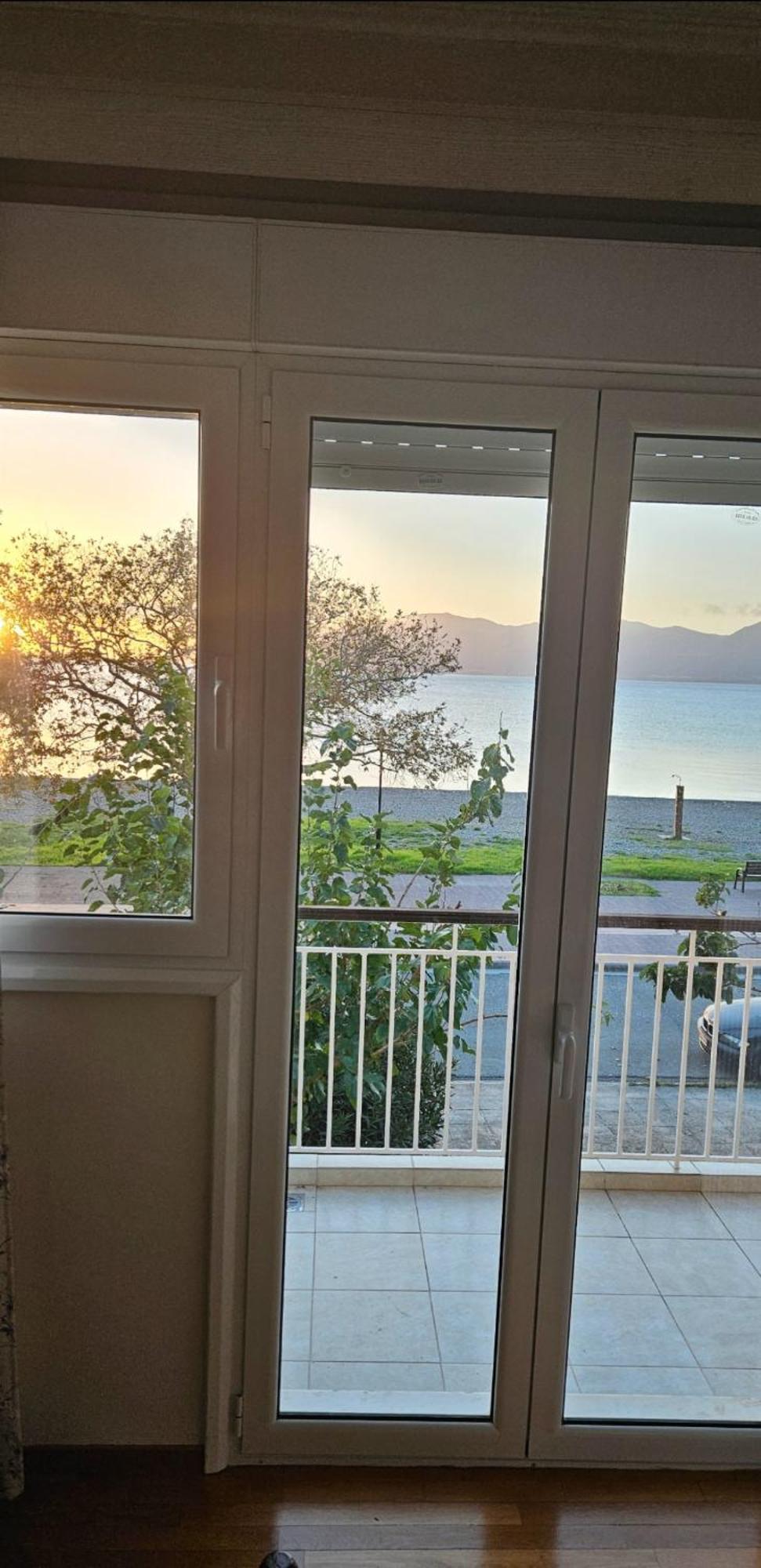 Nafpaktos Beach House Sea View Apartment First Floor Exterior photo