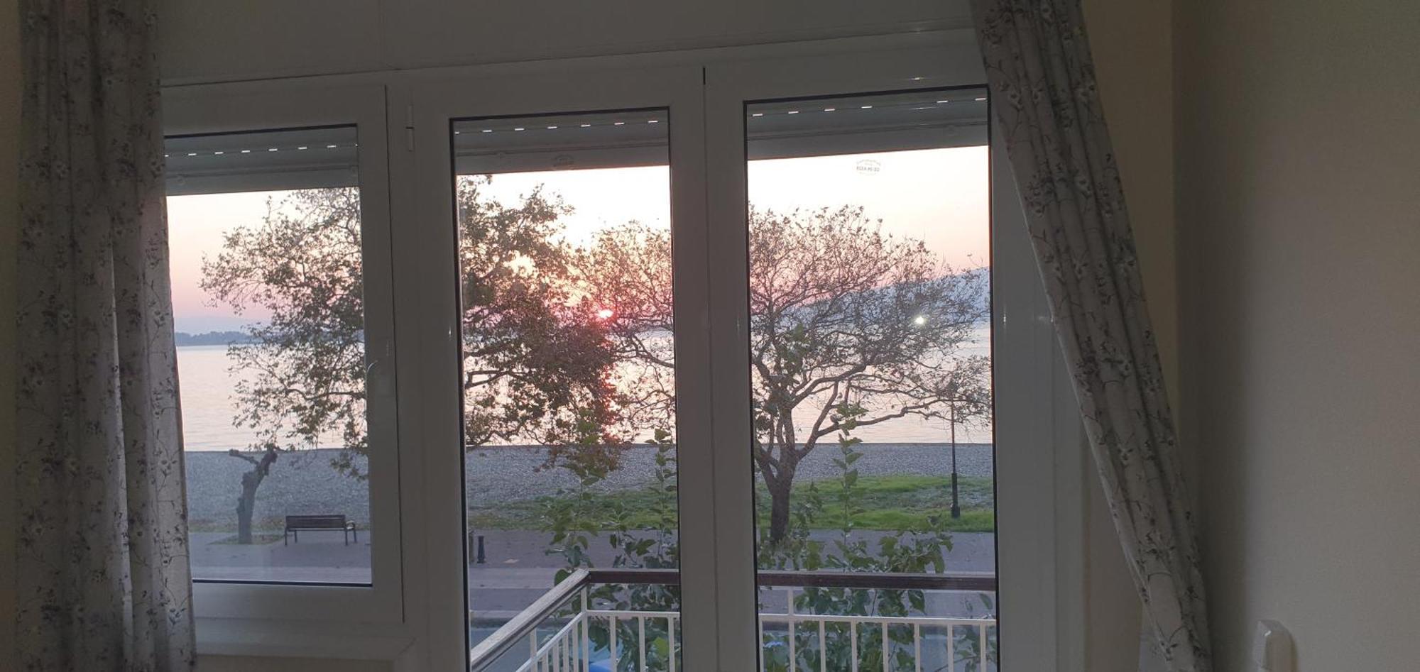 Nafpaktos Beach House Sea View Apartment First Floor Exterior photo